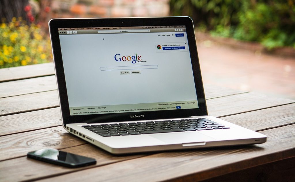 **Option 1:** * **Alt Text:** "AI Overviews on Google: Like a top billboard for your business. Get seen, build trust, and win customers, even without clicks! #SEO #AI #Marketing"
